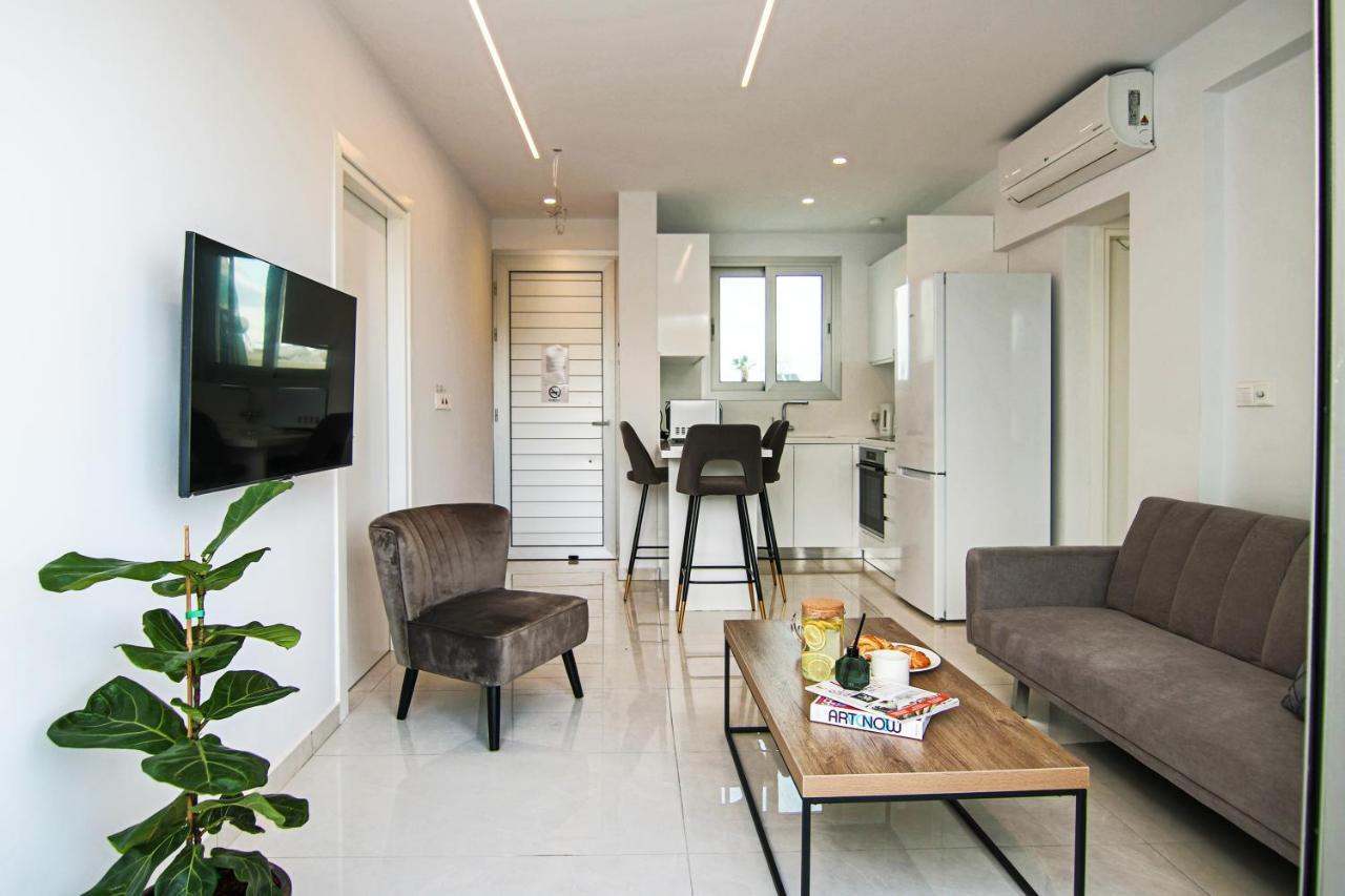 Апартаменти Phaedrus Living - Seaside Executive Flat Harbour 208 Пафос Екстер'єр фото