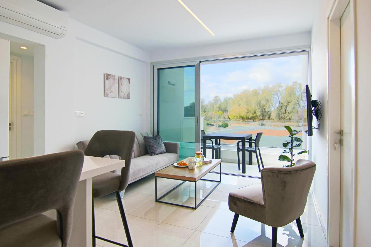 Апартаменти Phaedrus Living - Seaside Executive Flat Harbour 208 Пафос Екстер'єр фото